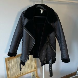 It’s a size 8, fits like a 4-6 oversized.